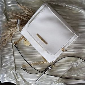 WHITE AND GOLD, STRAP/CHAIN PURSE